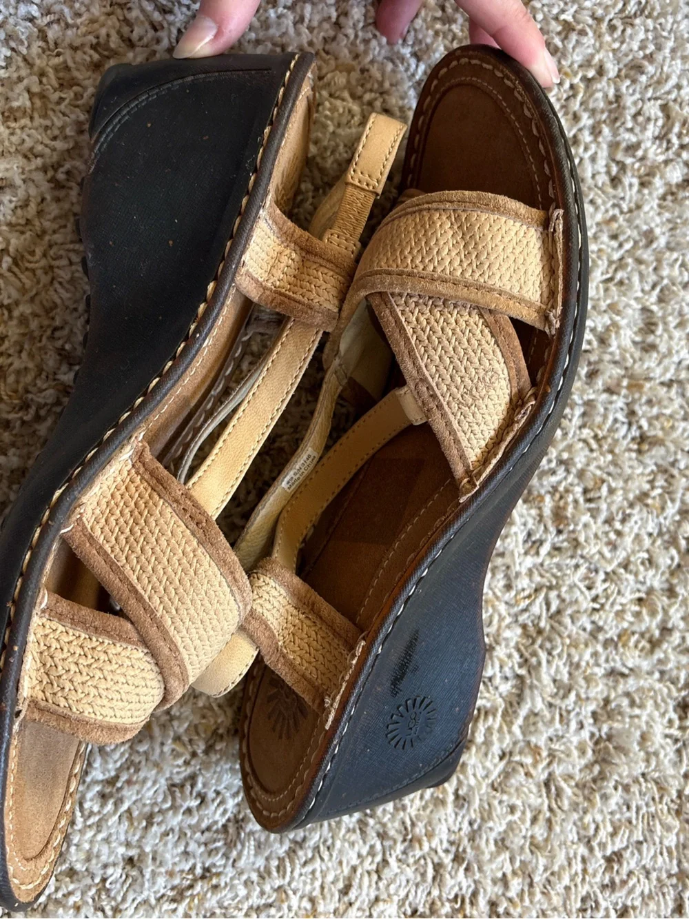 UGG Mayley Wedge Sandals Size 10 Taupe/Tan